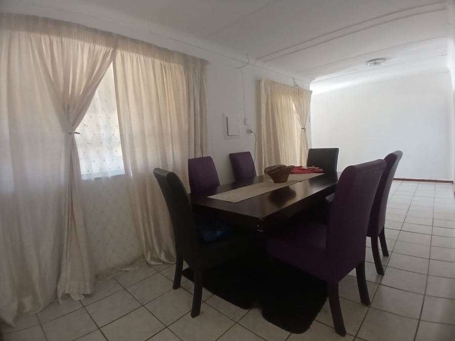 3 Bedroom Property for Sale in Roosheuwel Ext 2 North West